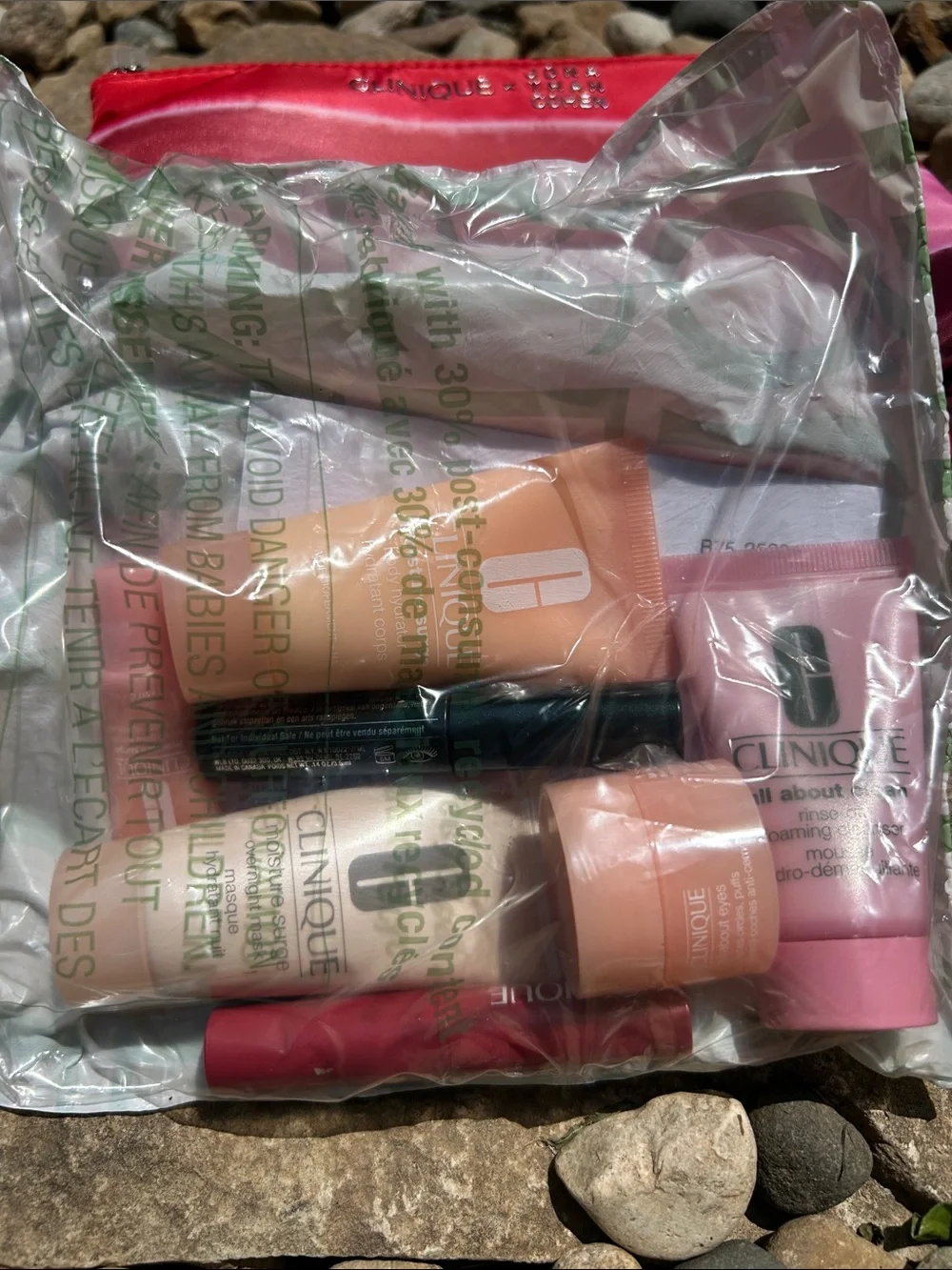 Clinique x Jonathan Cohen 7-piece Make Up and Beauty Gift Set